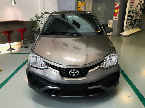 Toyota Etios X 1.5 6 M/t 5p
