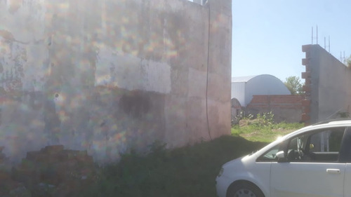 Imagen 3 de 7 de Vendo Excelente Lote Muy Cerca Del Centro Con Mejoras!!!en Esquina (ctes)