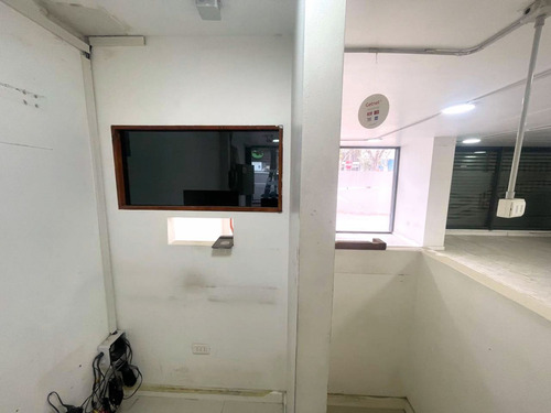Arriendo Local Comercial De 122,10 M2, Vicuña Mackenna, Ñuñ