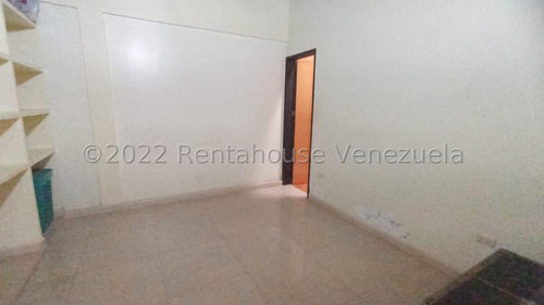 Linda Y Conservada Casa En Urbanismo Privado La Piedad Norte Cabudare Gabriela C