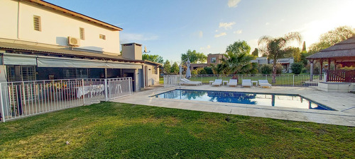 Venta Casa 5 Amb, Pileta, Galeria - Barrio Manzanares Chico Apto Crédito