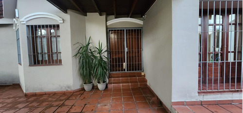 4 Dorm En Suite - Galería - Quincho - 1.500mts2 Terreno