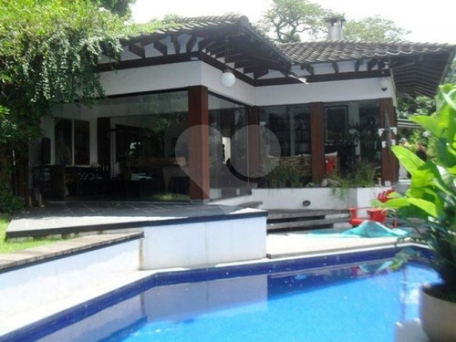 Linda Casa No Morumbi Com Ambientes Espaçosos E Belíssimo Jardim Com Piscina - 3-im16861