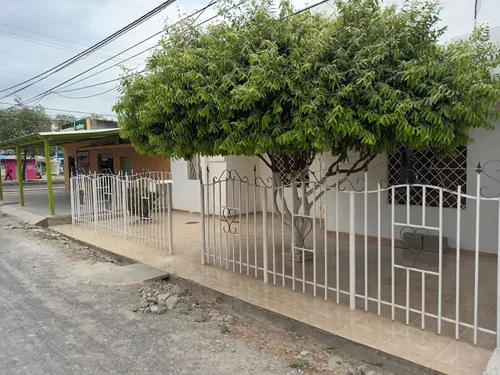 Propiedad Dividida En Local Comercial Y Casa