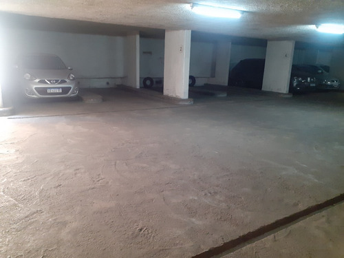 Cochera Venta Calle Chacabuco Barrio Centro Expensas Bajas