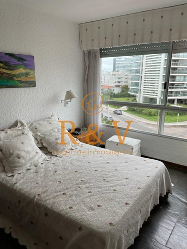Imagen 4 de 12 de Departamento De 1 Dormitorio En Torre Del Plata Ii, Playa Brava
