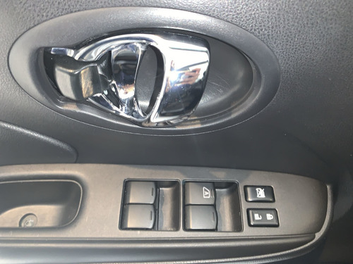 Imagen 12 de 15 de Nissan Versa 2017 1.6 Sense Mt