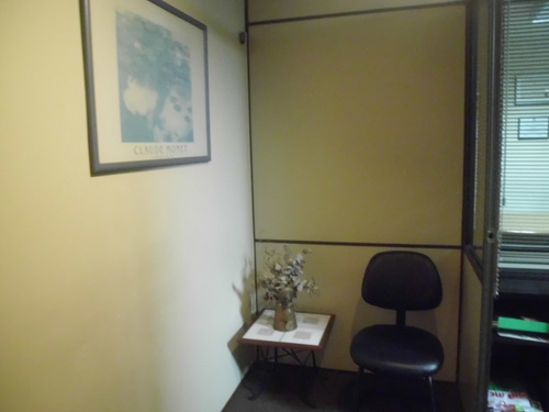 Lujosa Oficina Con 3 Despachos Y Sala De Reuniones Con Vista Panorámica Con Fácil Acceso A Rutas Nacionales Y Internacionales