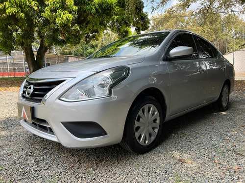 Nissan Versa 1.6 Advance