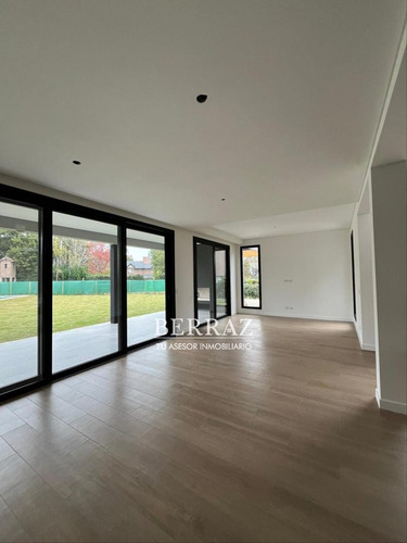 Casa Venta 5 Ambientes En Ayres Plaza Pilar Lote De 923 M2