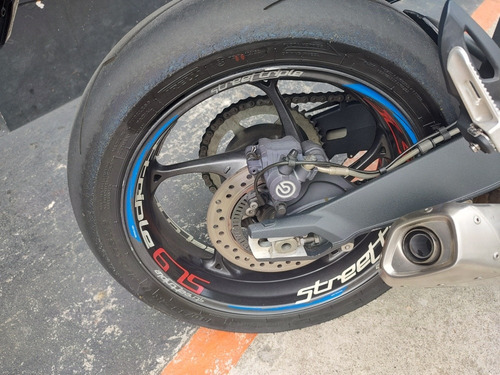 Imagem 15 de 15 de Triumph Street Triple 675