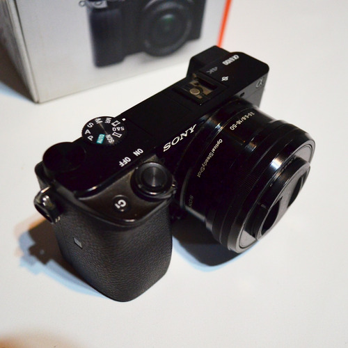 Sony Alpha Kit 6100 + Lente 16-50mm F/3.5-5.6 Oss Ilce-6100