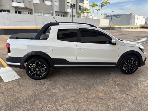 Volkswagen Saveiro 1.6 16v Cross Cab. Dupla Total Flex 2p 5 marchas
