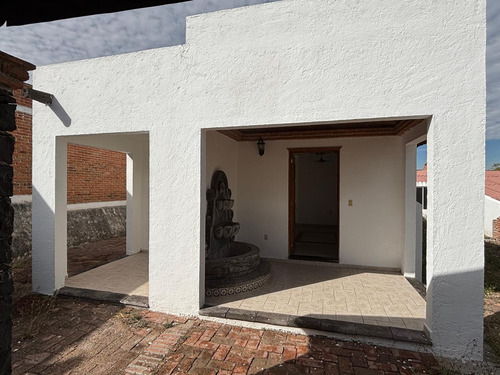 Casa En Renta De Una Recamara En Condominio En Fraccionamiento Campestre En Villa Corregidora, Qro. - ¡ideal Para Ejecutivos O Parejas Recién Casados!