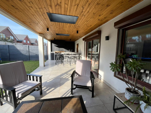 Casa En Arriendo, Parque El Avellano, Las Rastras