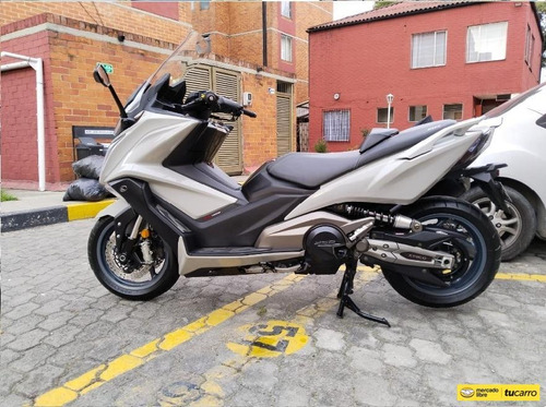 Moto Kymco Ak 550