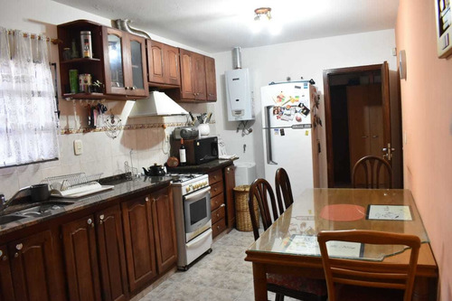 Venta Casa 3 Dormitorios Dpto - B Arguello