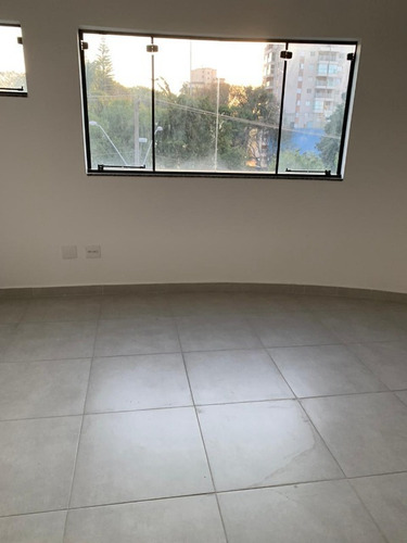 Imagem 3 de 4 de Sala - 8439 - 68896598