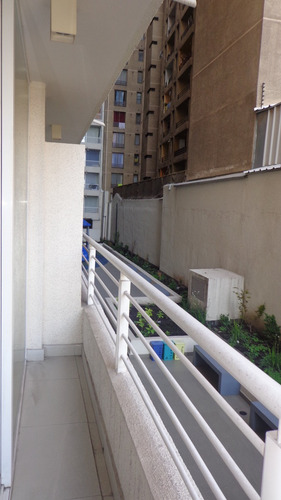 Arriendo Dpto 1 Dormitorio Cercano Metro Moneda Cod. 216