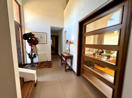 Maravillosa Casa Inglesa En Condominio Con Lindo Jardín