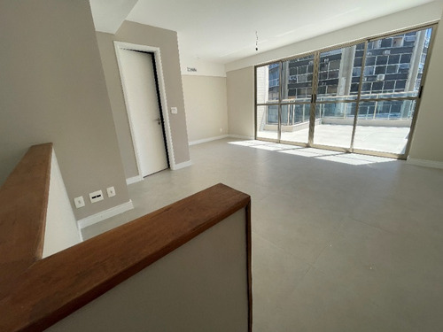 Imagem 20 de 30 de Excelente Cobertura Duplex De Alto Padrão Com Três Suítes Na Avenida Afrânio De Melo Franco, Leblon. - Co00045 - 69400596