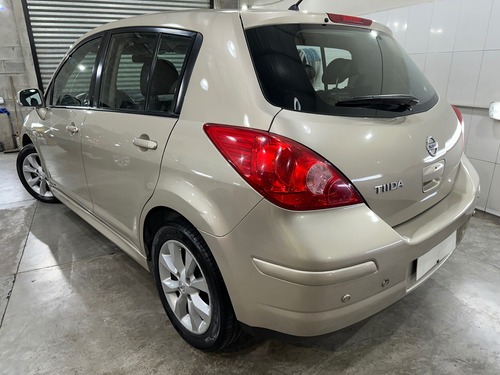 Nissan Tiida 1.8 Tekna
