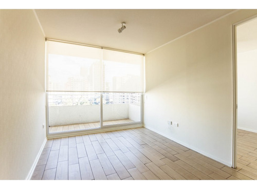 Arriendo Metro Santa Lucia / Carmen / Marin