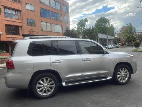Lexus LX 5.7 570