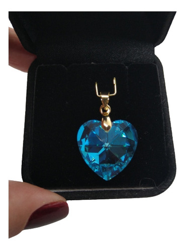 Imagem 2 de 6 de Namorados Pingente Coração Cristal Swarovski 2,cm Folh. Ouro