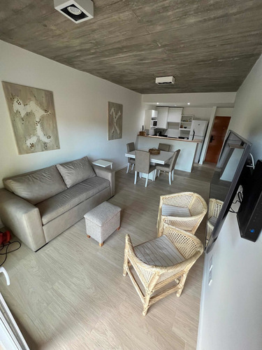 Departamento 2 Ambientes , P/ 4 Personas . Edificio Nice !!