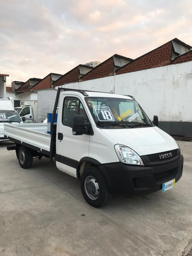 Imagem 3 de 9 de Iveco 35s14 2018 Com Ar Condicionado