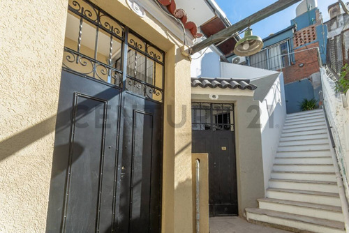 Casa De Pasillo En Barrio Martin 3 Dormitorios - Zeballos 568
