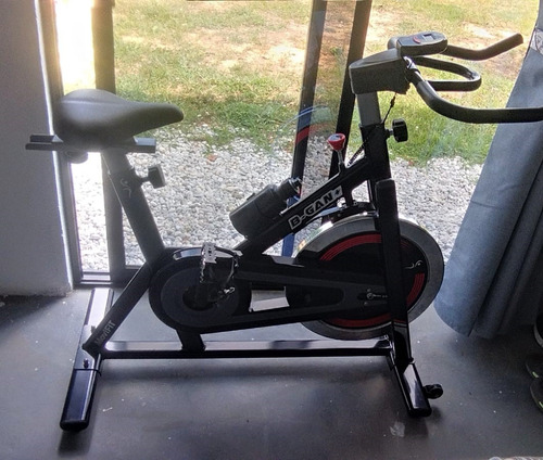 Bicicleta Para Spinning Movifit B-gan+ Color Negro Y Rojo