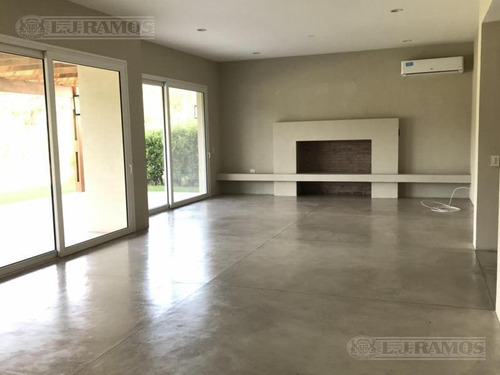 Imagen 5 de 13 de Casa En Venta En El Golf