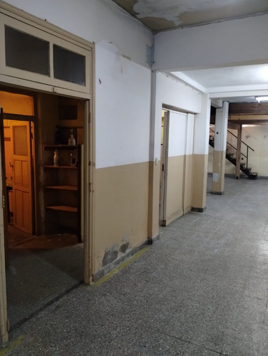 Excelente Galpón En Caseros De 510mt2 C/dos Plantas Operativas C/oficinas Y Vestuario!!!