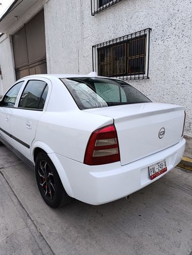 Chevrolet Astra 2.0 4p Básico M Mt
