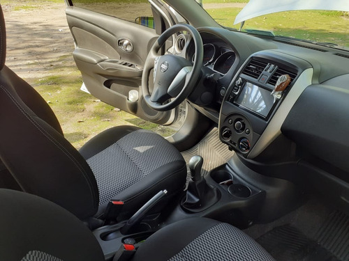 Nissan Versa Advance Mt