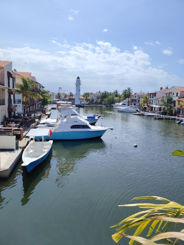 Alquiler Villa Canal Principal En Pueblo Viejo Lecheria