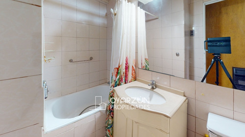 Casa En Venta De 5 Dormitorios 3 Baños 3 Estacionamientos