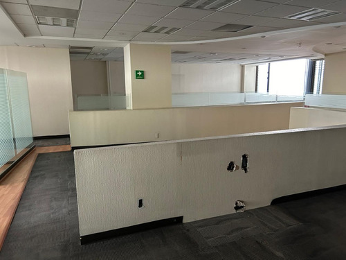 Renta De Oficinas En Lomas Verdes A $300.00 M2, Naucalpan De Juarez, Estado De Mexico.