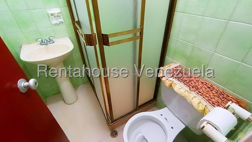 Bray Montoya Vende Amplio Apartamento En Zonas Oeste De La Ciudad De Barquisimeto En Piso Bajo Posee 3 Habitaciones 2 Baños Vigilancia Las 24 Horas Gas Directo 2#5#1#3#5#3#5 Bray Montoya
