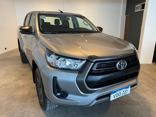 Imagen 3 de 14 de Toyota Hilux Sr Dc 4x2 2.4 Tdi Manual Vehiculosdeloeste