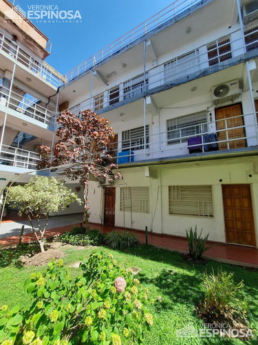 Departamento Dos Ambientes En Venta, Moron Sur. Con Cochera -