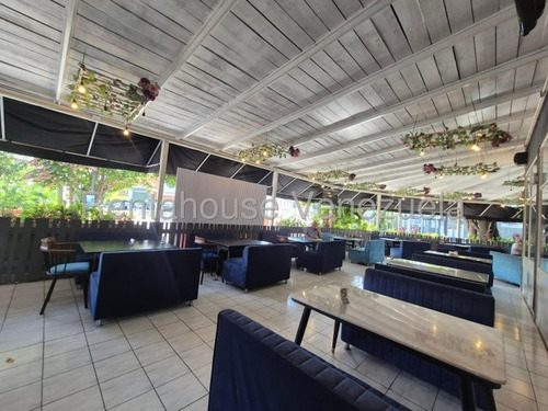 Fondo De Comercio Ubicado Diagonal A Daka De La Trinidad En Venta, 25-8511