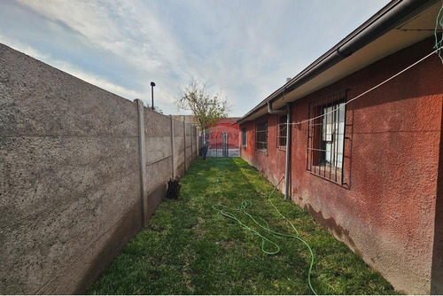 Casa En Gran Terreno / 3d - 2b - 1e