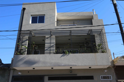 Venta Departamento Ph 2 Ambientes Caseros Terraza