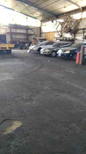 Imagen 3 de 10 de Galpón En Venta Ubicado En Av.pedro Maria Freites Barcelona