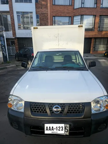 Nissan  Frontier D22 4x2  Combustible Gas Gasolina  Modelo 2