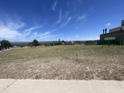 Terreno En Venta En Carlos Paz Golf - 912 Metros - Lote Central