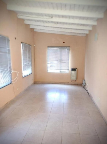 Imagen 4 de 7 de Ph Venta 1 Dormitorio 1 Baño 1 Cochera 1 Patio Y Lavadero 48 Mts2 Totales - Tandil